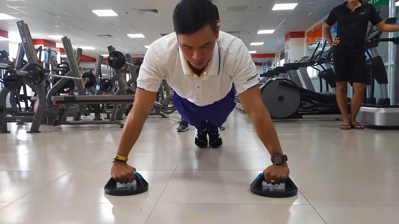 Tập cơ ngực bằng cách chóng đẩy